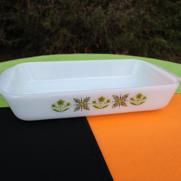 Meadow Green Rectangular Baker - Picture 2 of 5